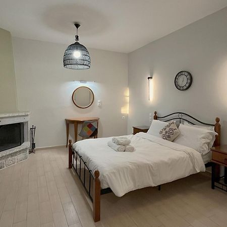 Achelatis Traditional Guest Houses Ареополис Екстериор снимка
