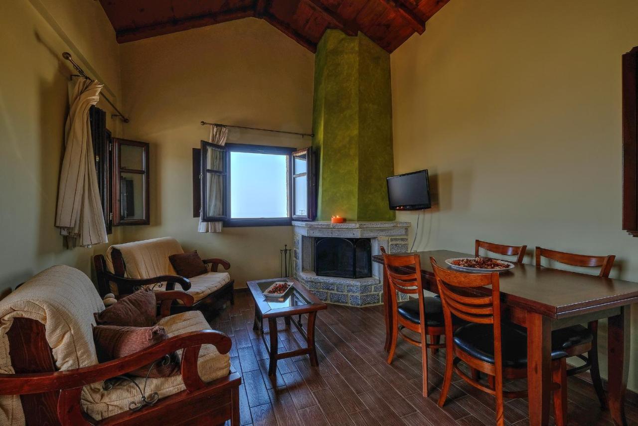 Achelatis Traditional Guest Houses Ареополис Екстериор снимка